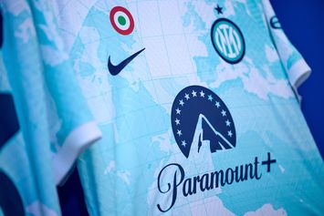 Inter, in vendita la maglia della finale di Champions col nuovo sponsor  Paramount+: i dettagli - FC Inter 1908