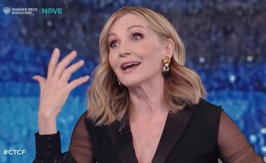 Lorella Cuccarini: “Maria De Filippi? Le voglio tanto bene. Olly mi ha chiamato per…” Lorella Cuccarini: “Maria De Filippi? Le voglio tanto bene. Olly mi ha chiamato per…” - immagine 1