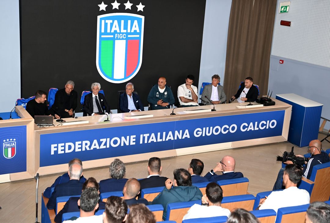 Totti ritrova Pellegrini e Spalletti a Coverciano – FOTO GALLERY - immagine 7