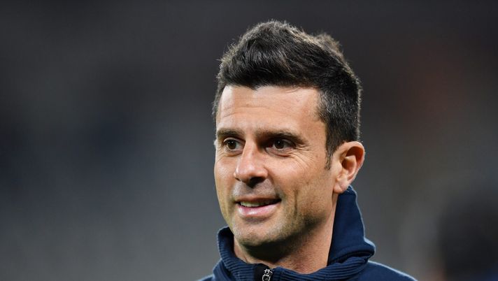 TURIN, ITALY - MARCH 06: Thiago Motta, Head Coach of Bologna FC, looks on prior to the Serie A match between Torino FC and Bologna FC at Stadio Olimpico di Torino on March 06, 2023 in Turin, Italy. (Photo by Valerio Pennicino/Getty Images) Thiago Motta post Torino-Bologna 0-0: “Sono orgoglioso di questi ragazzi” - immagine 1