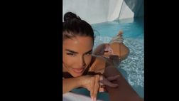 VIDEO / Ivana Knoll, relax in piscina a Mykonos