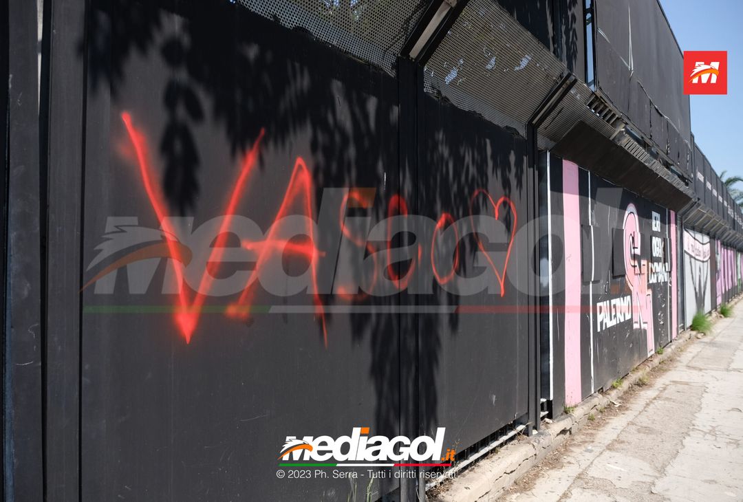 FOTO, “Vasco perdona Palermo” imbrattati i graffiti del ‘Renzo Barbera’ (GALLERY) - immagine 11