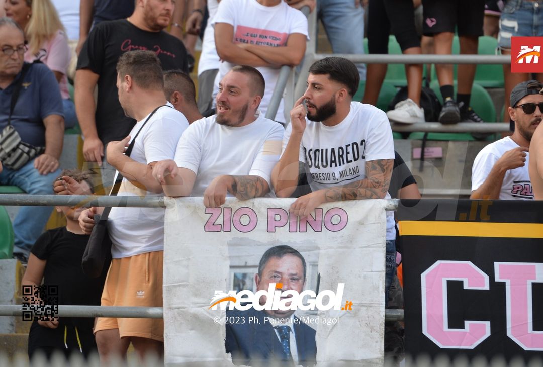 FOTOTIFO Palermo-Feralpisalò 3-0, gli scatti ai tifosi al “Renzo Barbera” (GALLERY) - immagine 40