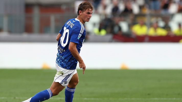 COMO, ITALY - AUGUST 24: Nico Paz of Como 1907 in action during the Serie A match between Como 1907 and SS Lazio at Giuseppe Sinigaglia Stadium on August 24, 2025 in Como, Italy. (Photo by Marco Luzzani/Getty Images) Serie A