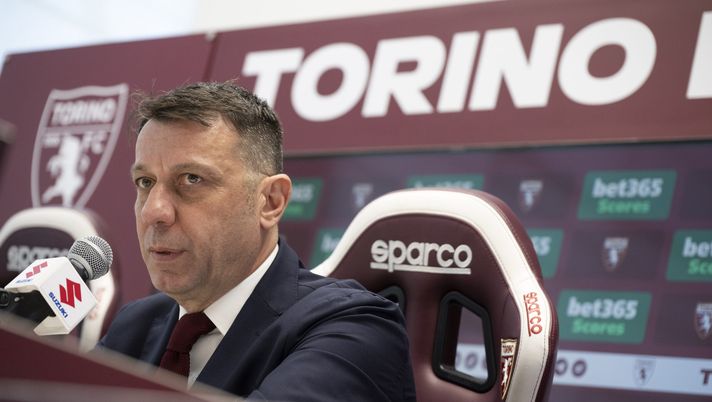 TURIN, ITALY - FEBRUARY 24: Roberto D'Aversa Head Coach of Torino FC during the Torino FC Press Conference on February 24, 2026 in Turin, Italy. (Photo by Stefano Guidi - Torino FC/Torino FC 1906 via Getty Images) Torino, D’Aversa entra in azione: le prime direttive in granata - immagine 1