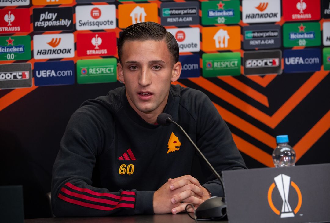 Slavia Praga-Roma, la conferenza stampa di Mourinho e Pagano – FOTOGALLERY - immagine 5