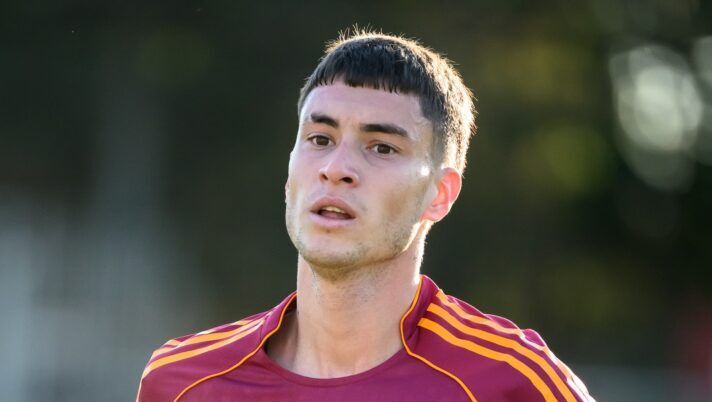 ROME, ITALY - JULY 31: Matias Soule of AS Roma during the pre-season friendly match between AS Roma and Cannes at Stadio Tre Fontane on July 31, 2025 in Rome, Italy. (Photo by Fabio Rossi/AS Roma via Getty Images) BREAKING – Roma, ecco le prime diagnosi sui problemi fisici di Ndicka e Soulé - immagine 1