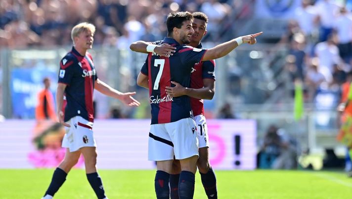 BOLOGNA, ITALY - OCTOBER 01: Riccardo Orsolini of Bologna FC celebrates after scoring his team's second goal with Dan Ndoye of Bologna FC during the Serie A TIM match between Bologna FC and Empoli FC at Stadio Renato Dall'Ara on October 01, 2023 in Bologna, Italy. (Photo by Alessandro Sabattini/Getty Images) Bologna-Empoli, le pagelle- immagine 1