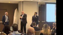 Libro Berlusconi, Galliani: “Per me Van Basten ha vinto 5 Palloni d’Oro” | PM VIDEO