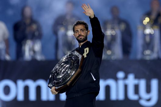 Mercato, UFFICIALE – Real Madrid, regalo per Mourinho: ecco Bernardo Silva, il comunicato- immagine 2