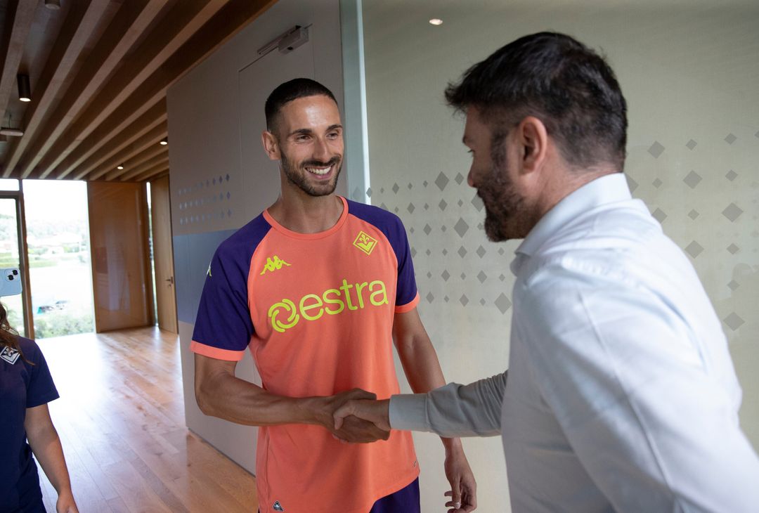 GALLERY – Lezzerini arriva al Viola Park. L’incontro con Goretti - immagine 6