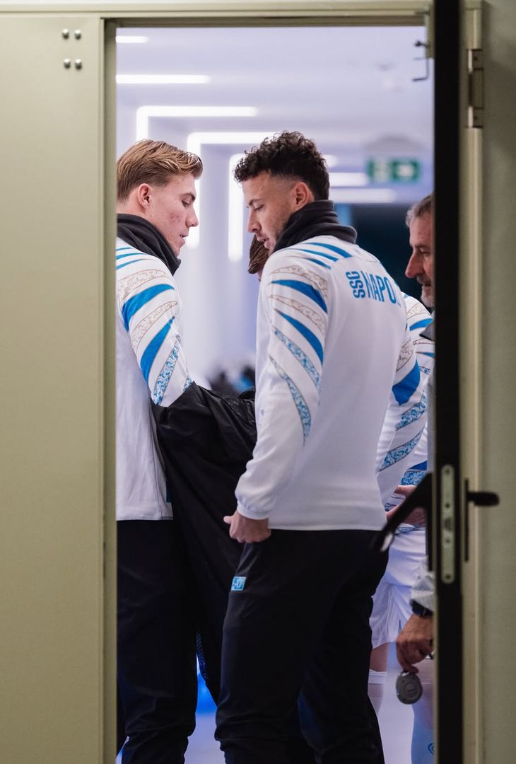 Concentrazione e determinazione: gli azzurri nel tunnel del Maradona – GALLERY - immagine 5