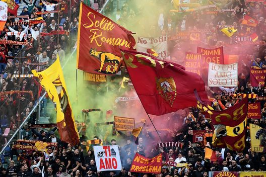 Napoli-Roma, le migliori coreografie del Derby del Sole- immagine 3