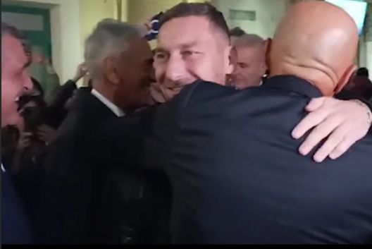 Calcio, Spalletti: “Totti? Mai smesso di abbracciarlo”- immagine 2