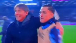 VIDEO Bel gesto di Conte e della squadra, hanno celebrato la vittoria con i tifosi