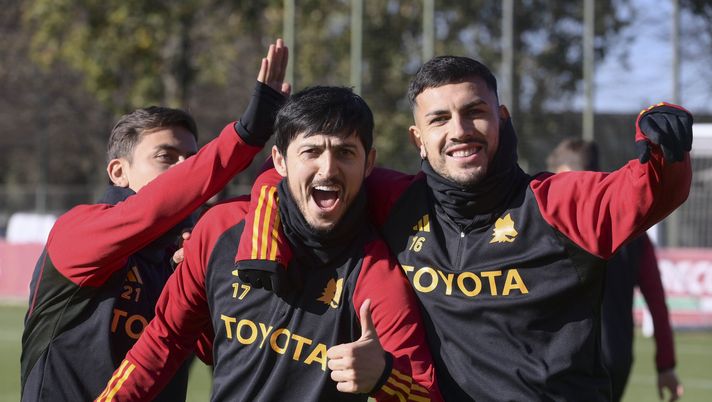 Roma, rifinitura in vista della Fiorentina: c’è Pellegrini. Dybala scherza con Azmoun - immagine 1