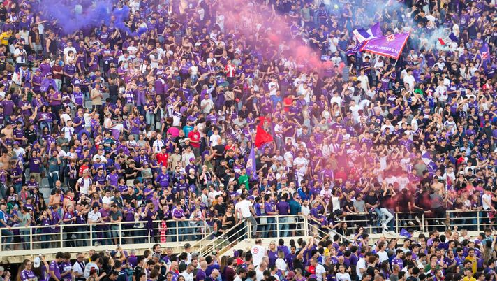 GERMOGLI PH: 7 GIUGNO 2023 FIRENZE STADIO ARTEMIO FRANCHI TIFOSI ALLO STADIO PER VEDERE LA PARTITA FINALE DI CONFERENCE LEAGUE FIORENTINA VS WEST HAM A PRAGA L’amarezza di Firenze. E la Conference si trasforma in “Sofference League” - immagine 1
