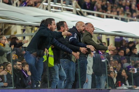 Fiorentina-Juventus, tifosa viola offesa dopo aver preso la maglia di Vlahovic- immagine 2