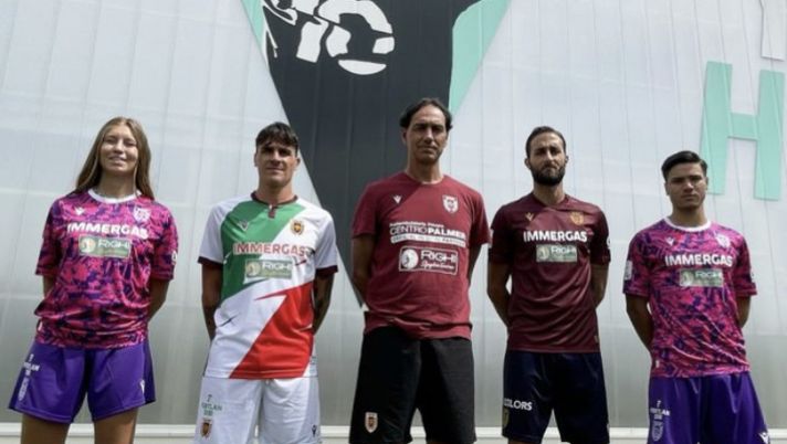 Reggiana, svelate le nuove divise: testimonial mister Nesta - immagine 1