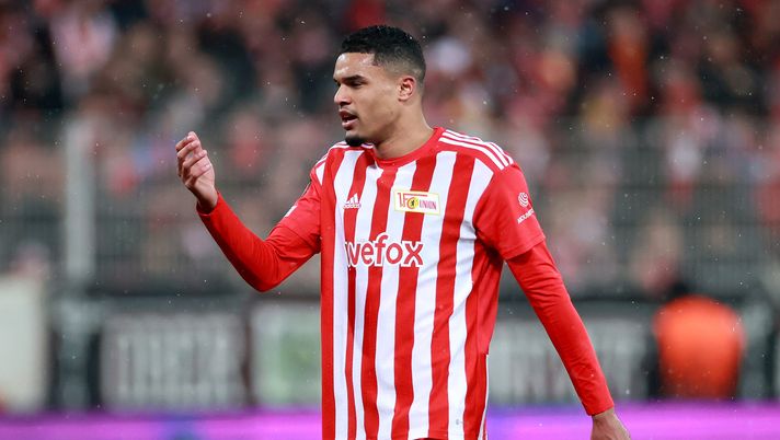 BERLIN, GERMANY - MARCH 09: Danilho Doekhi of 1. FC Union Berlin gestures during the UEFA Europa League round of 16 leg one match between 1. FC Union Berlin and Royale Union Saint-Gilloise at Stadion an der alten Försterei on March 09, 2023 in Berlin, Germany. (Photo by Martin Rose/Getty Images) doekhi napoli