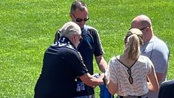 GALLERY Dimaro day 4, De Laurentiis in mezzo ai tifosi: firme ed autografi a Carciato