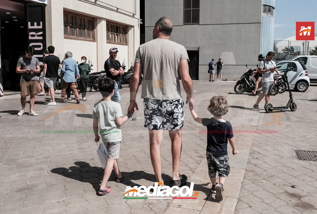 FOTO Palermo-Padova, tifosi in coda al “Barbera” per un biglietto (Gallery) - immagine 16