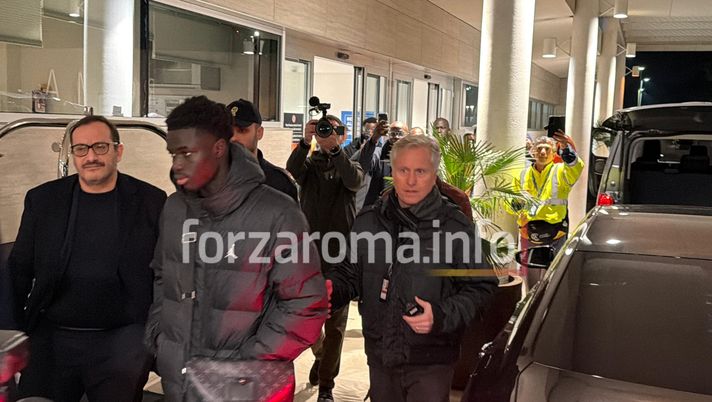 Mercato Roma LIVE: Vaz accolto dai tifosi, nuova offerta al rialzo per Malen - immagine 1