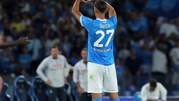 Lorenzo Lucca esulta durante Napoli-Pisa allo Stadio Diego Armando Maradona il 22 settembre 2025 a Napoli, Italia. (Foto di Francesco Pecoraro/Getty Images) “Napoli te voglio bene, crir a me”: Lorenzo Lucca fa un appello ai tifosi azzurri - immagine 1