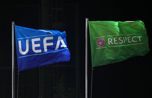 Bandiere Uefa (Foto di Alex Caparros/Getty Images) Uefa Arsenal Tivat