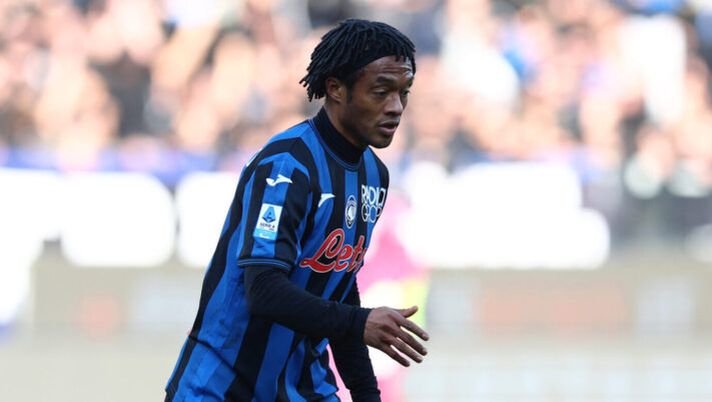BERGAMO, ITALY - FEBRUARY 15: Juan Cuadrado of Atalanta BC in action during the Serie A match between Atalanta and Cagliari at Gewiss Stadium on February 15, 2025 in Bergamo, Italy. (Photo by Francesco Scaccianoce/Getty Images) Cuadrado: “Clima triste ma la stagione non è ancora finita. Scudetto? Rispondo così” - immagine 1