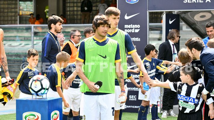 Kumbulla e Danzi: col Verona fino al 2022 Kumbulla e Danzi: col Verona fino al 2022 - immagine 1