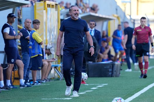 L'allenatore della Reggiana Calcio Davide Dionigi durante la partita di Serie B tra SS Juve Stabia e Reggiana allo Stadio Romeo Menti Castellammare Di Stabia ESCLUSIVA – Tornare a casa: le radici di Dionigi rialzano la Reggiana- immagine 4
