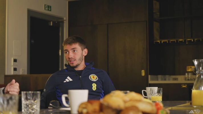 Gilmour è pazzo di Napoli: “Amo tutto della città, ma c’è una cosa che non farò” - immagine 1