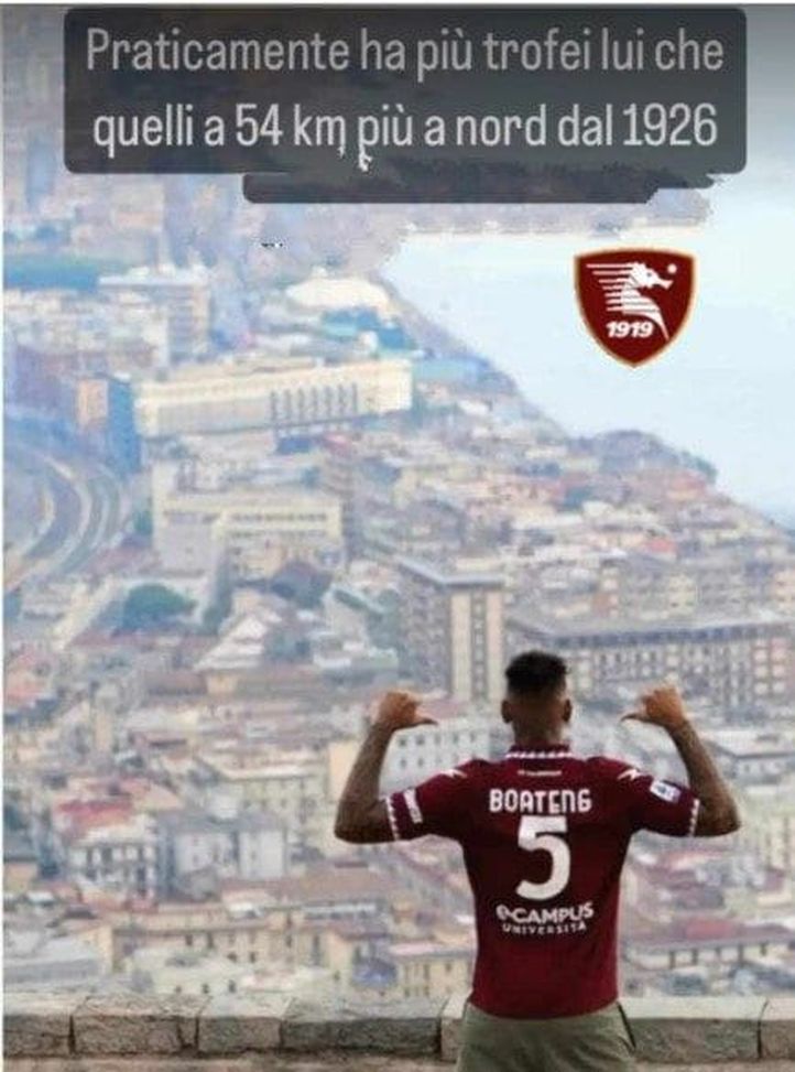 FOTO Boateng va alla Salernitana: lo sfottò di un tifoso ai cugini del Napoli- immagine 2
