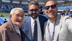L’effetto amarcord di Decibel Bellini: selfie con un ospite speciale al Maradona