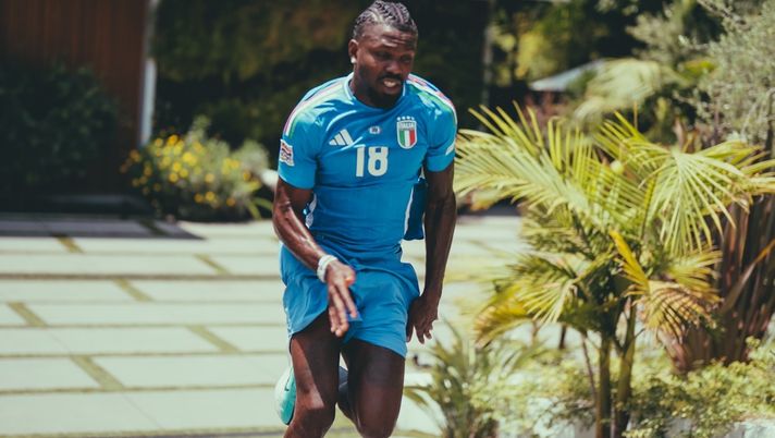 Inter, c’è il sereno: Thuram si allena con la maglia di Barella, il commento è eloquente - immagine 1