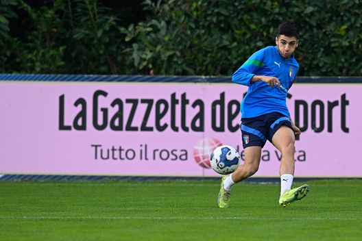 FLORENCE, ITALY - NOVEMBER 17: Fabiano Parisi of Italy in action during the Italy training session at Centro Tecnico Federale di Coverciano on November 17, 2022 in Florence, Italy. (Photo by Mattia Ozbot/Getty Images) Parisi, ex della sfida, avvisa i suoi in vista del derby: “Guai a sottovalutare l’Empoli”- immagine 2