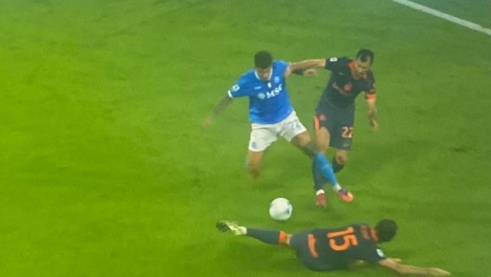 Ziliani: “Napoli-Inter totalmente falsata dal guardalinee con i super poteri! Chi è Bindoni”- immagine 3