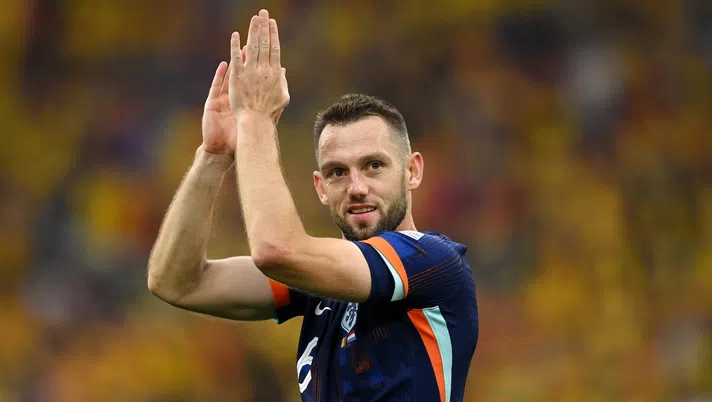Inter, la verità sul futuro di de Vrij dopo gli ultimi sviluppi. Due nomi se parte - immagine 1