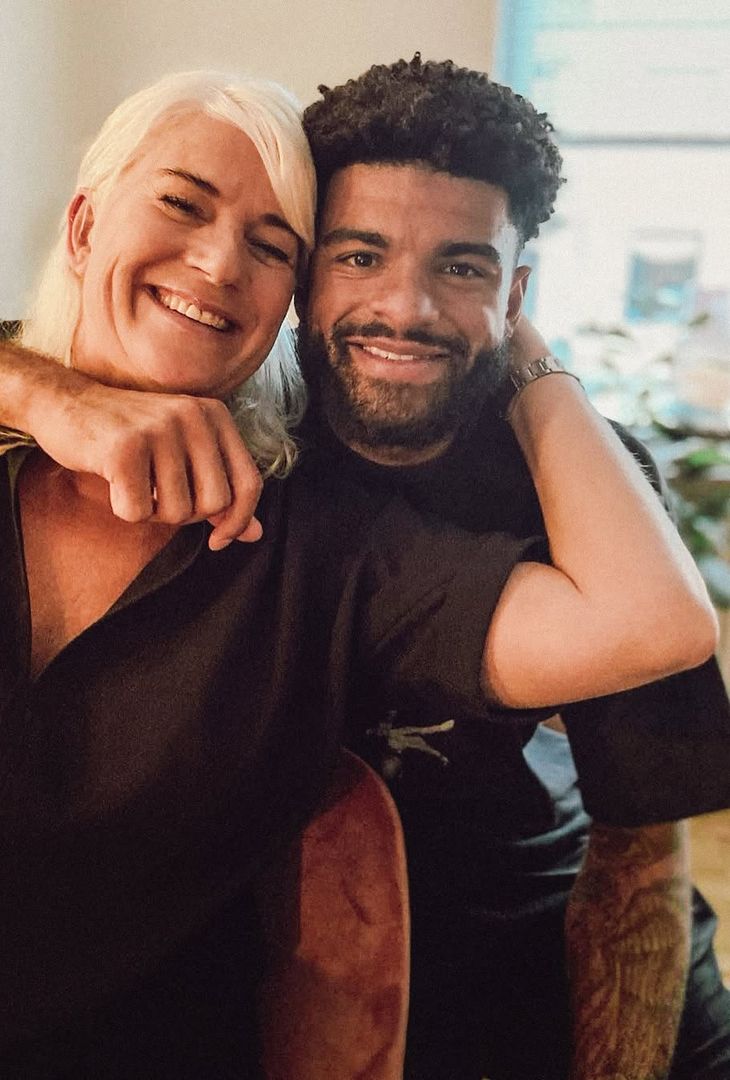 GALLERY Il Napoli festeggia le mamme con le prime tifose dei giocatori azzurri - immagine 4