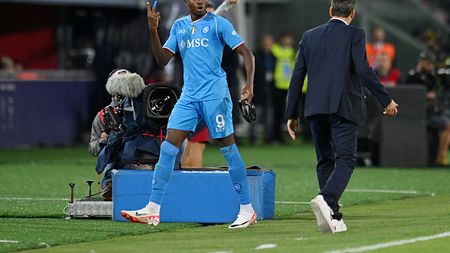 BOLOGNA, ITALY - SEPTEMBER 24: Victor Osimhen of Napoli reacts after he is substituted during the Serie A TIM match between Bologna FC and SSC Napoli at Stadio Renato Dall'Ara on September 24, 2023 in Bologna, Italy. (Photo by Alessandro Sabattini/Getty Images)