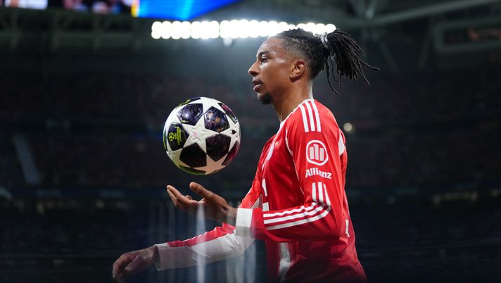 MADRID, SPAIN - APRIL 07: Michael Olise of FC Bayern Munich holds the match ball during the UEFA Champions League 2025/26 Quarter-Final First Leg match between Real Madrid CF and FC Bayern München at Estadio Santiago Bernabeu on April 07, 2026 in Madrid, Spain. (Photo by Angel Martinez/Getty Images) Michael Olise