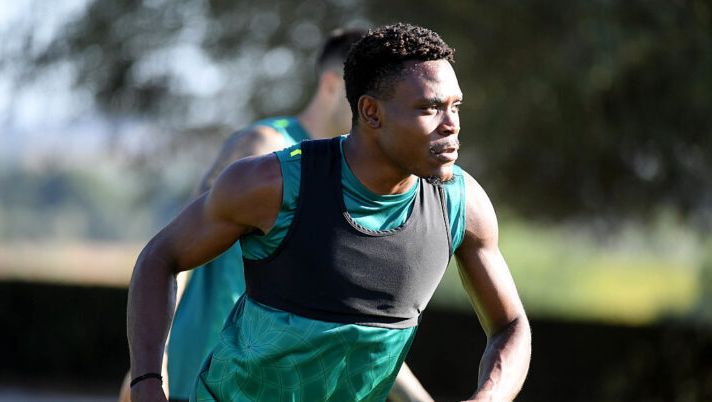 ROME, ITALY - JULY 21: Fisayo Dele-Bashiru of SS Lazio during the SS Lazio training session pre-season at the Formello sport centre on July 21, 2025 in Rome, Italy. (Photo by Marco Rosi - SS Lazio/Getty Images) Novità Lazio: Dele-Bashiru e il rischio taglio dalla lista Serie A, Tavares, Vecino, Marusic…- immagine 1