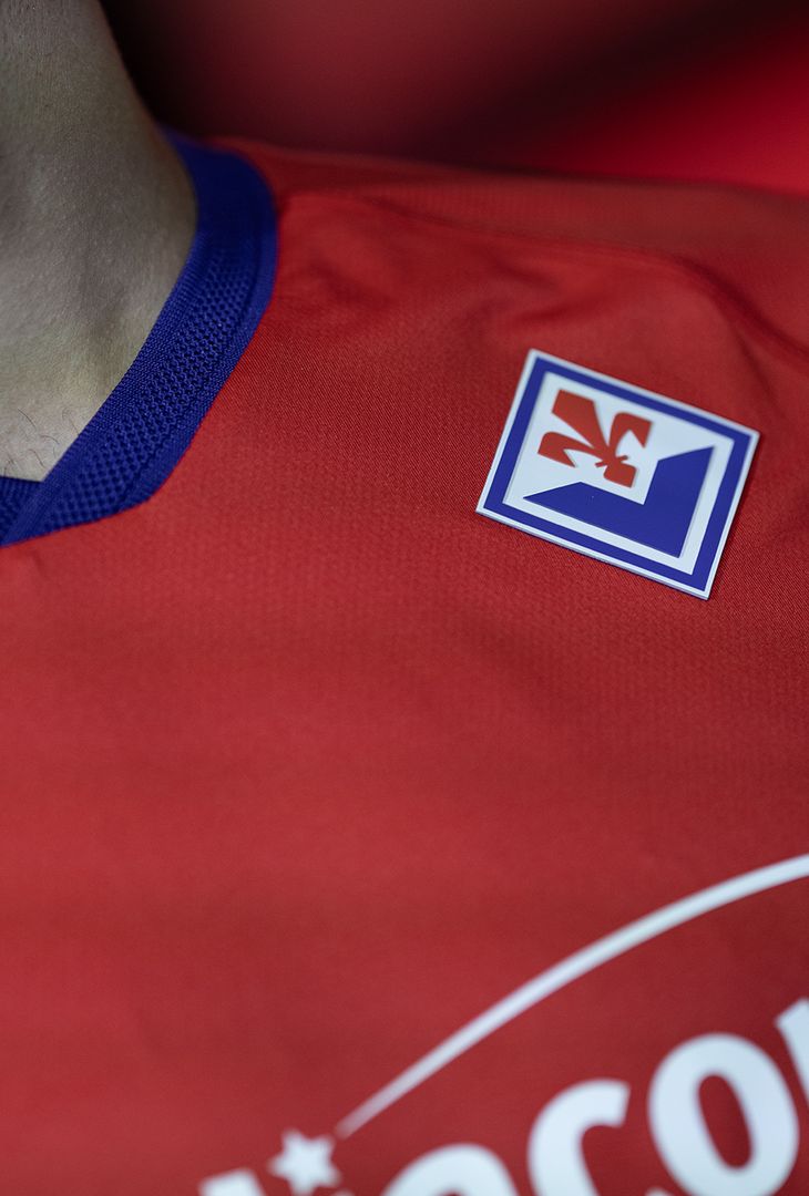 GALLERY – Tutte le migliori foto della nuova terza maglia in rosso - immagine 3