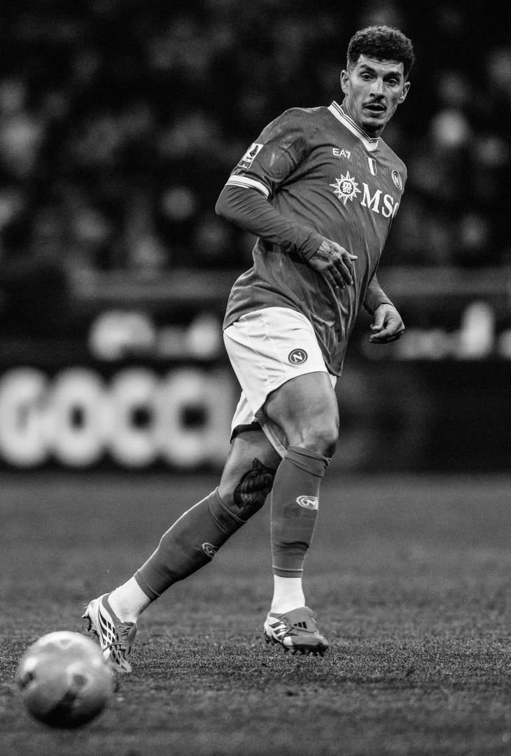 Il rammarico per i due gol subiti e la capacità di reagire mostrata soprattutto da Scott McTominay attraverso la doppietta personale: due facce della stessa medaglia che compongono il riassunto 'in bianco e nero' di Inter-Napoli realizzato dall'admin dell'account Instagram della compagine partenopea.