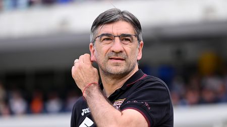VERONA, ITALY - MAY 14: Ivan Juric, Head Coach of Torino looks on prior to the Serie A match between Hellas and Torino FC at Stadio Marcantonio Bentegodi on May 14, 2022 in Verona, Italy. (Photo by Alessandro Sabattini/Getty Images)
