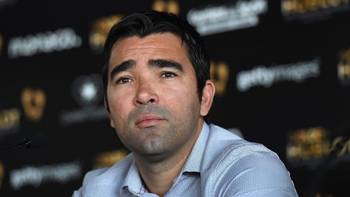 MONACO - OCTOBER 10: Former footballer Deco attends the Golden Foot 2016 Award Ceremony press conference at Fairmont Hotel on October 10, 2016 in Monaco, Monaco. (Photo by Valerio Pennicino/Getty Images) Barcellona, Deco accende il Clásico: “Gli arbitri sono sempre più severi con noi” - immagine 1