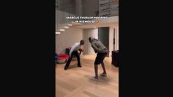 VIDEO / Thuram gioca a basket in casa con la maglia di Kean
