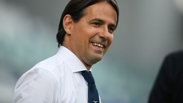 REGGIO NELL'EMILIA, ITALY - MAY 23: Simone Inzaghi, Head Coach of SS Lazio looks on prior to the Serie A match between US Sassuolo and SS Lazio at Mapei Stadium - Citta' del Tricolore on May 23, 2021 in Reggio nell'Emilia, Italy. Sporting stadiums around Italy remain under strict restrictions due to the Coronavirus Pandemic as Government social distancing laws prohibit fans inside venues resulting in games being played behind closed doors. (Photo by Alessandro Sabattini/Getty Images) UFFICIALE. Inter-Inzaghi: è addio! Il futuro del tecnico sarà in Arabia. E sul successore… - immagine 1