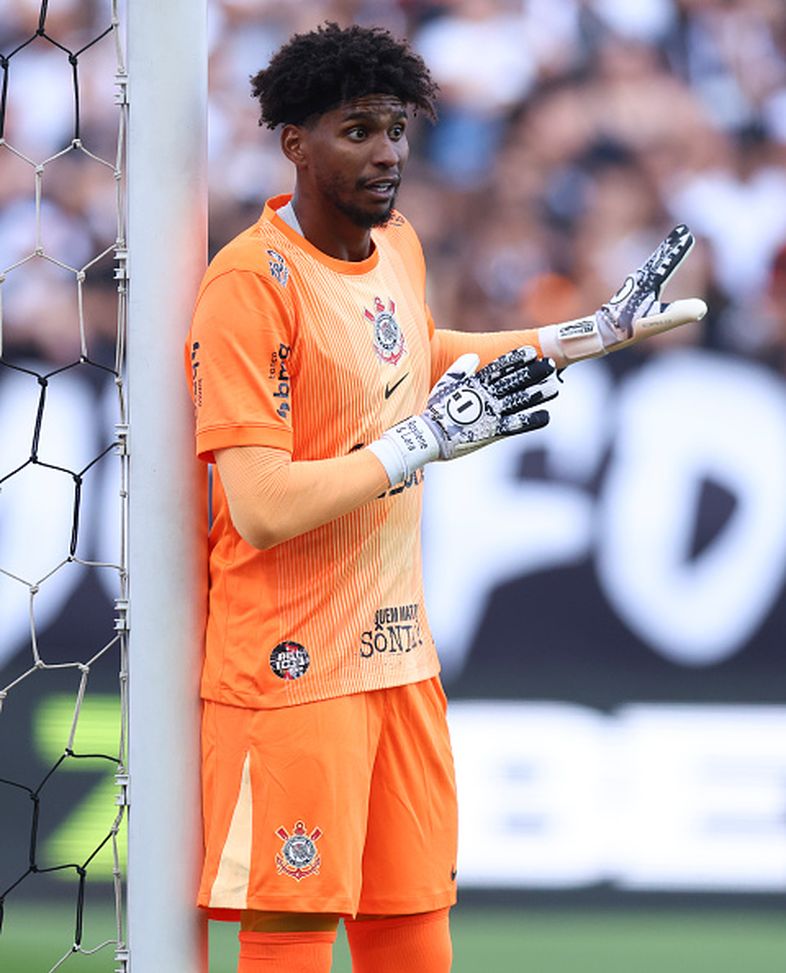 Alisson e Hugo, i rumors di oggi Milan, priorità Maignan ma monitor accesi: su Alisson e Hugo...